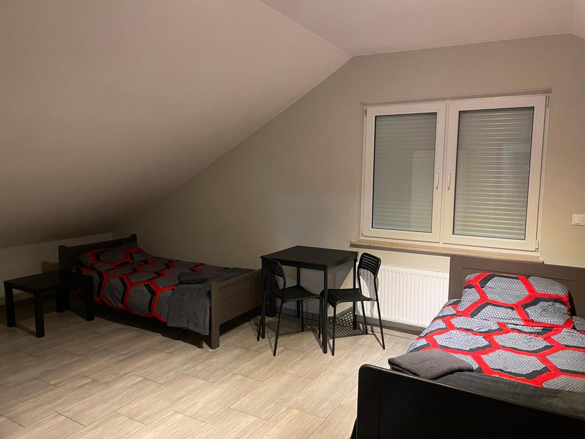 Pension Jura โกรเนา ภายนอก รูปภาพ